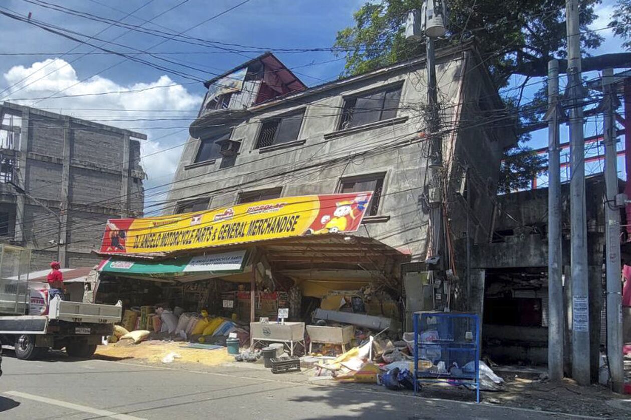 Σεισμός 7,1 Ρίχτερ χτύπησε τις Φιλιππίνες