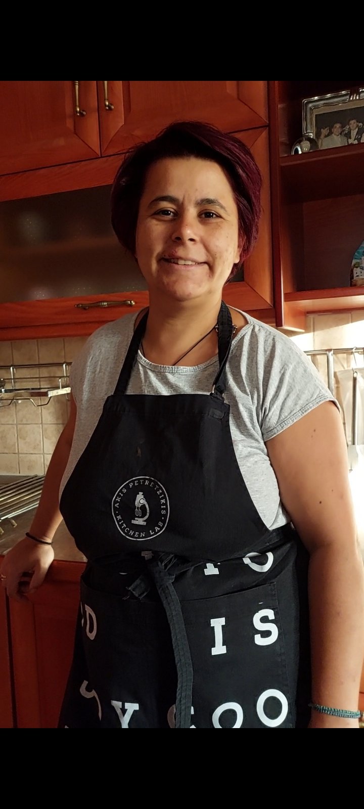 Πέλλα: Πολύτεκνη αγρότισσα από την Αξό σαρώνει στο TikTok με τις συνταγές της
