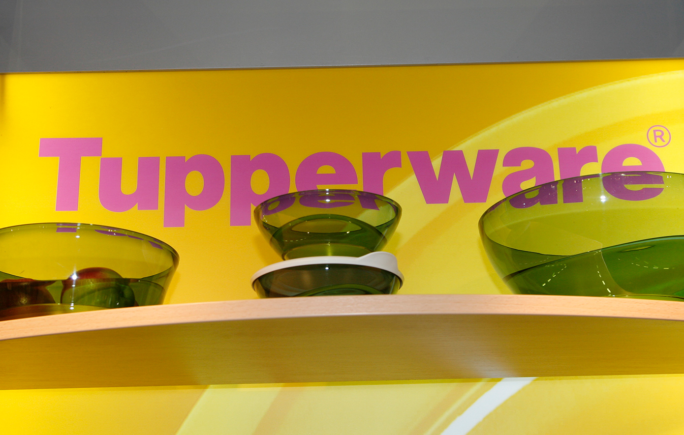 Η Tupperware Brands προχωρά σε συμφωνία εξαγοράς από δανειστές μετά την πτώχευση