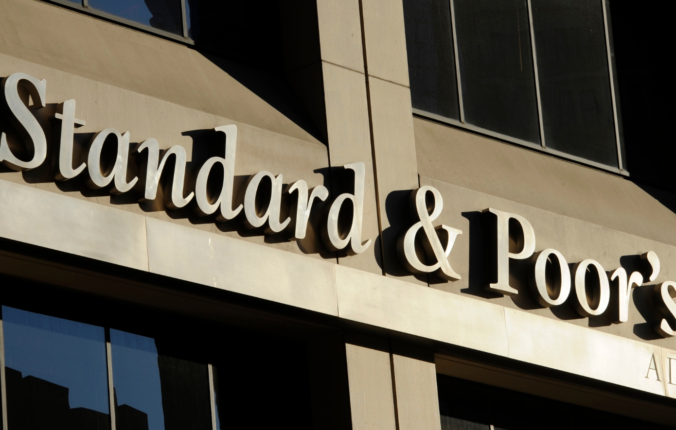 «Η Standard and Poor’s Διατηρεί την Επενδυτική Βαθμίδα της Ελλάδας με Θετική Προοπτική»